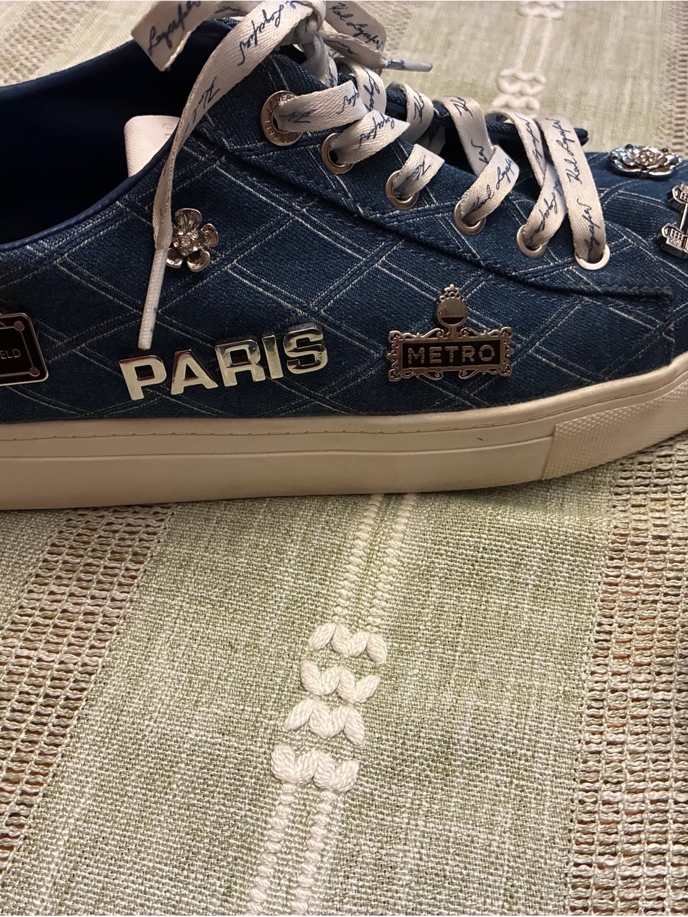 Karl Lagerfeld Paris Cate Rue Pins Quilted Denim Sneakers Shoes Women Size 9M - Picture 3 of 8